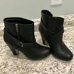 Madden Girl Black Ankle Boots Size 8.5